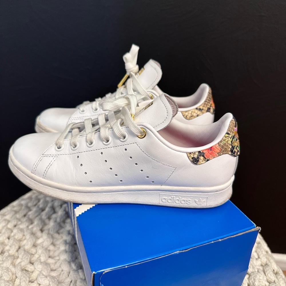 Floral Adidas Stan smith size 6
